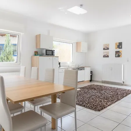 110m² Mit 3 Schlafzimmer Fur Max. 8 Personen Apartment Woerrstadt