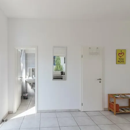 110m² Mit 3 Schlafzimmer Fur Max. 8 Personen Apartment Woerrstadt